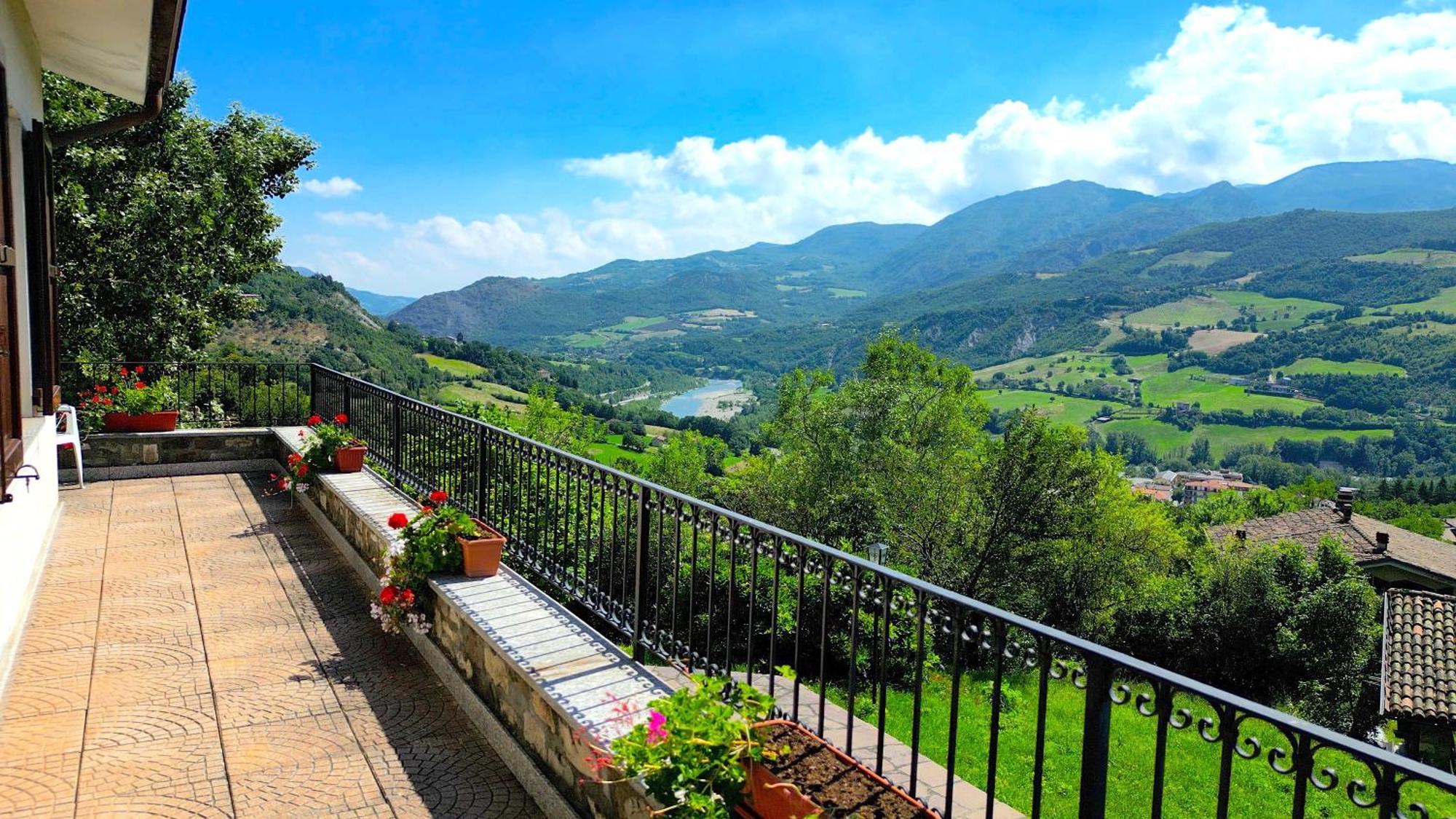 Casa Del Bosco - Vista Mozzafiato & Parco 4 Ettari Villa Bobbio Exteriör bild