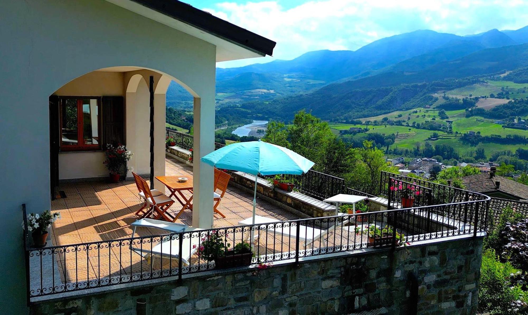 Casa Del Bosco - Vista Mozzafiato & Parco 4 Ettari Villa Bobbio Exteriör bild